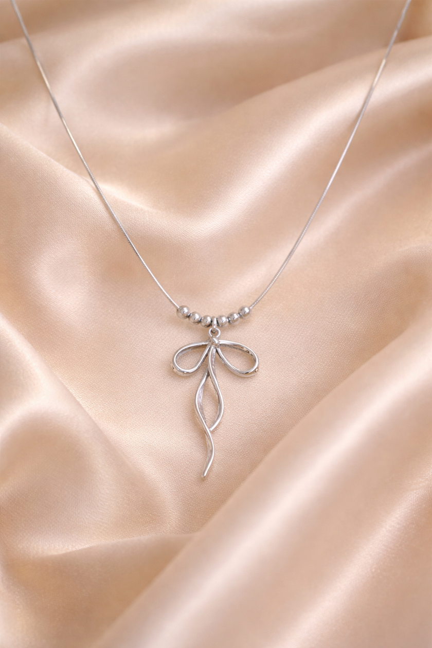 Cutie bow necklace silver